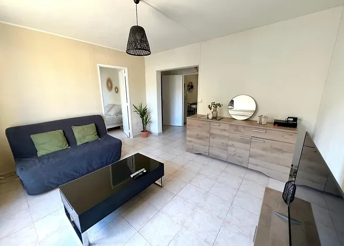 T2 De 42m2 Calme Equipe Parking Gratuit * Nîmes